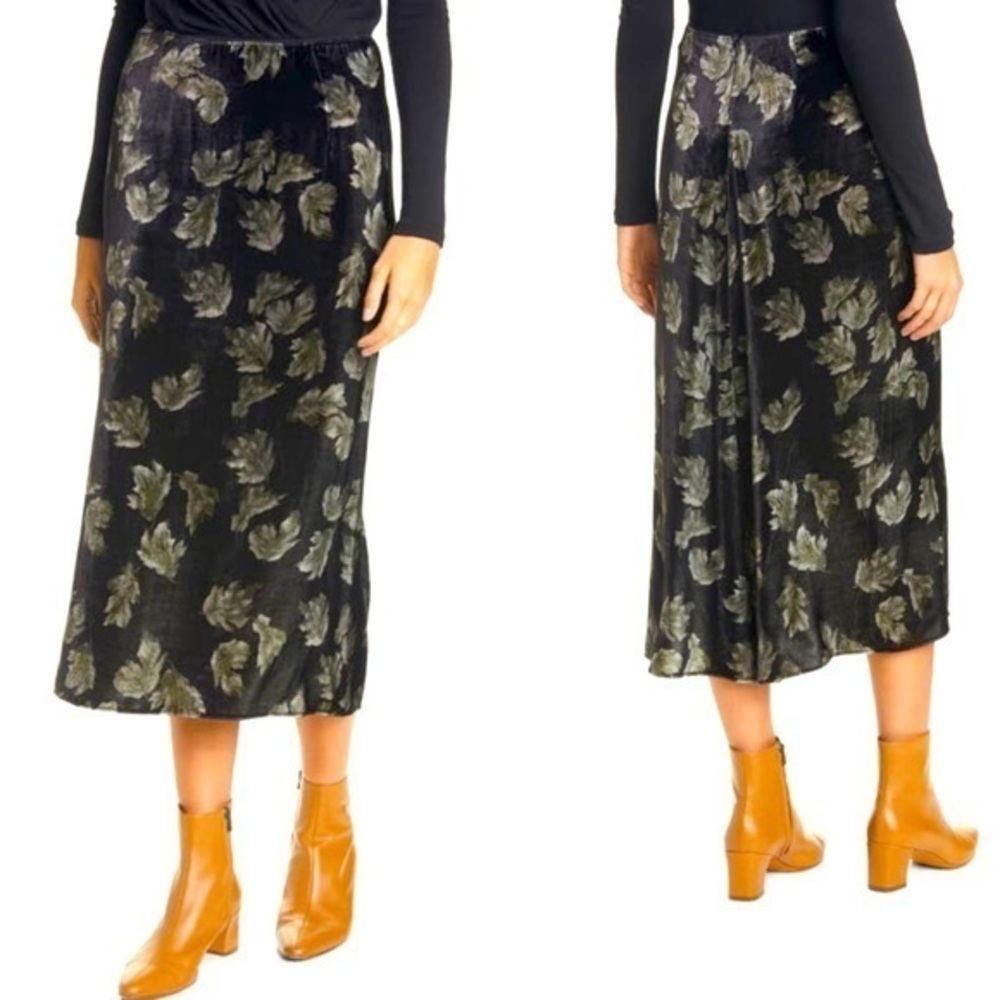 NWT Vince Fallen Leaf Velvet Silk Slip Skirt, size 10
